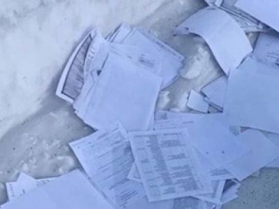 Документы с персональными данными разбросаны в Норильске. Фото: instagram.com/norilsktoday