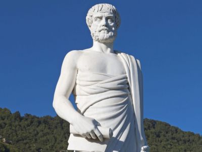 Статуя Аристотеля. Фото: 1gr.tv