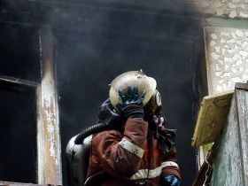 Пожарный. Фото Виктора Шамаева, Каспаров.Ru
